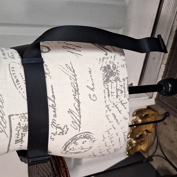 Lululemon Belt Bag - Picture 5 of 12